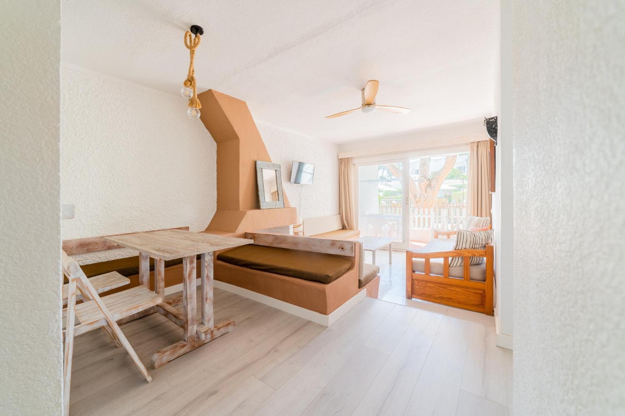 Atlas Apartments Ibiza Santa Eulària des Riu Exterior foto